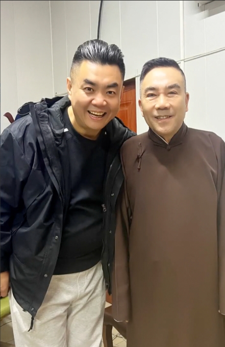 杨仪蹭郭德纲卖布鞋，曹云金说相声蹭郭德纲。大家都看到了可以蹭到巨大流量，而又不用