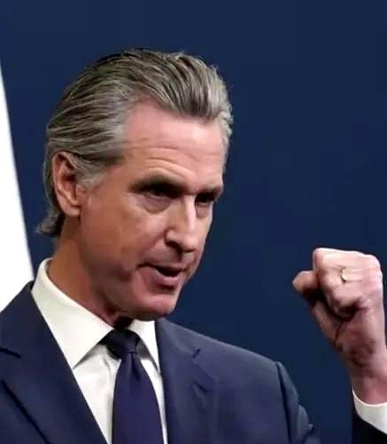 加州州长有难，22个民主党州长支持











真是活久见！美国政坛这