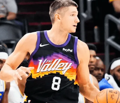 太阳今天对阵掘金，赛前主帅乔丹-奥特接受了采访。
奥特透露，格雷森-阿伦“有望”