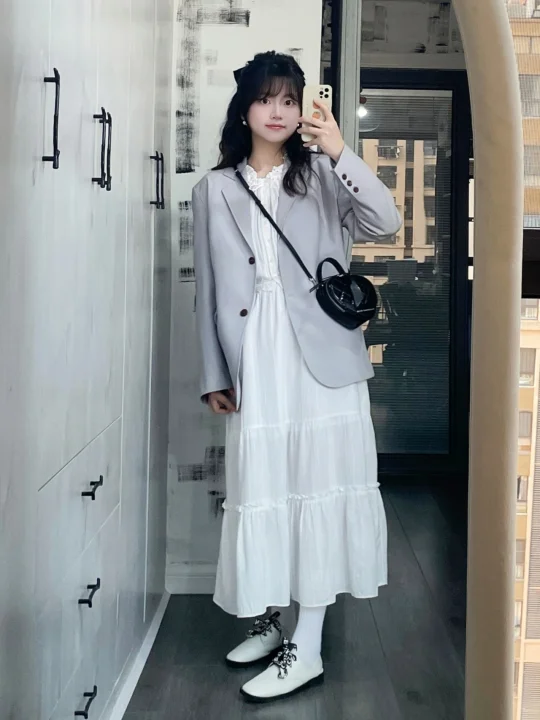 💐ꗯ̤̮𖠚ᐝ春天就是初恋小白裙呀早春西装外套look