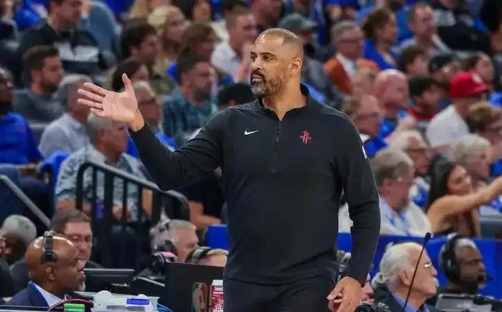 谁能想到火箭主帅乌度卡会成为当今NBA的香饽饽？今天美国名记Chris Mann