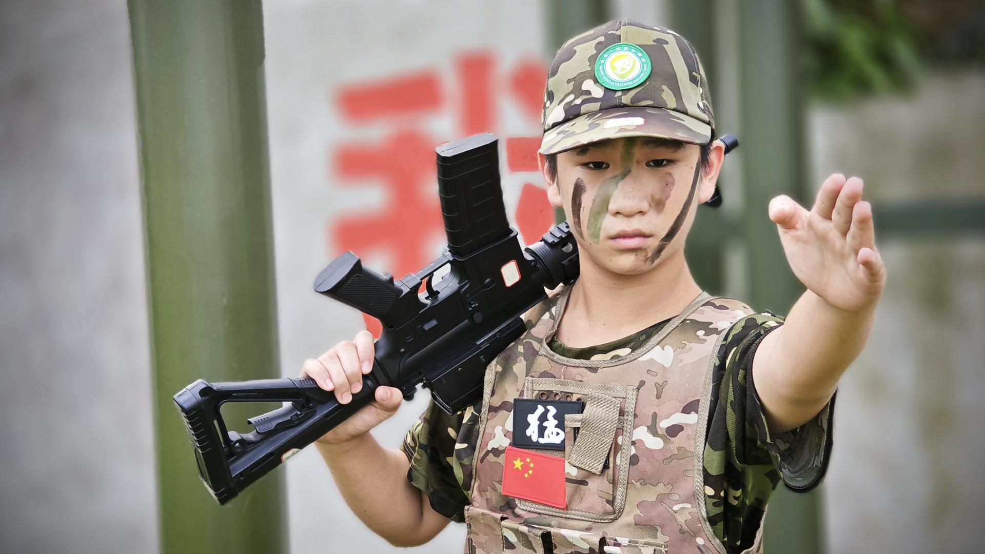 家长亲测：荣耀特训营的改变，不止黑了一个度