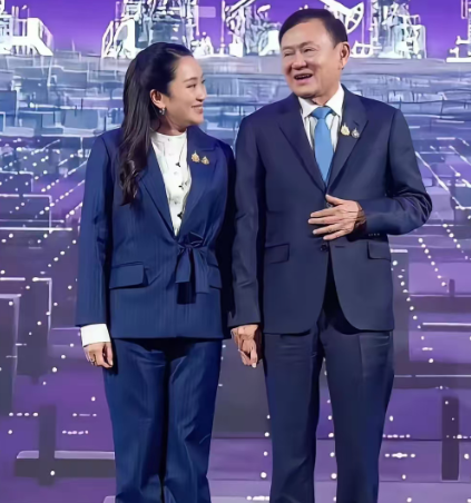快报！快报！

泰国刚刚传来一个天大的好消息！

就是他信以前因为“冒犯君主罪”