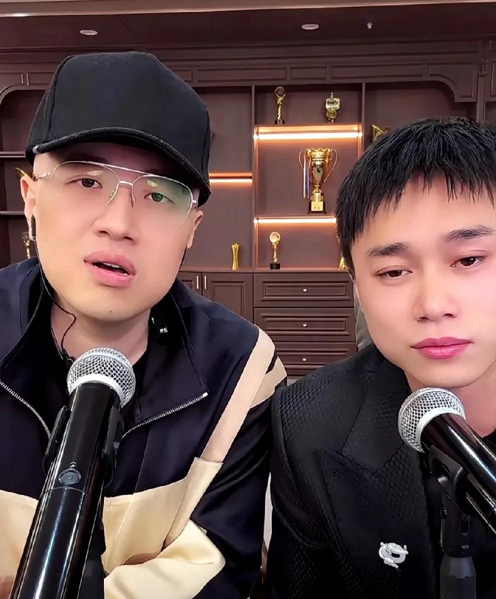伽柏否认给刘二狗当军师，希望五年后追随二狗！
             这个帽子