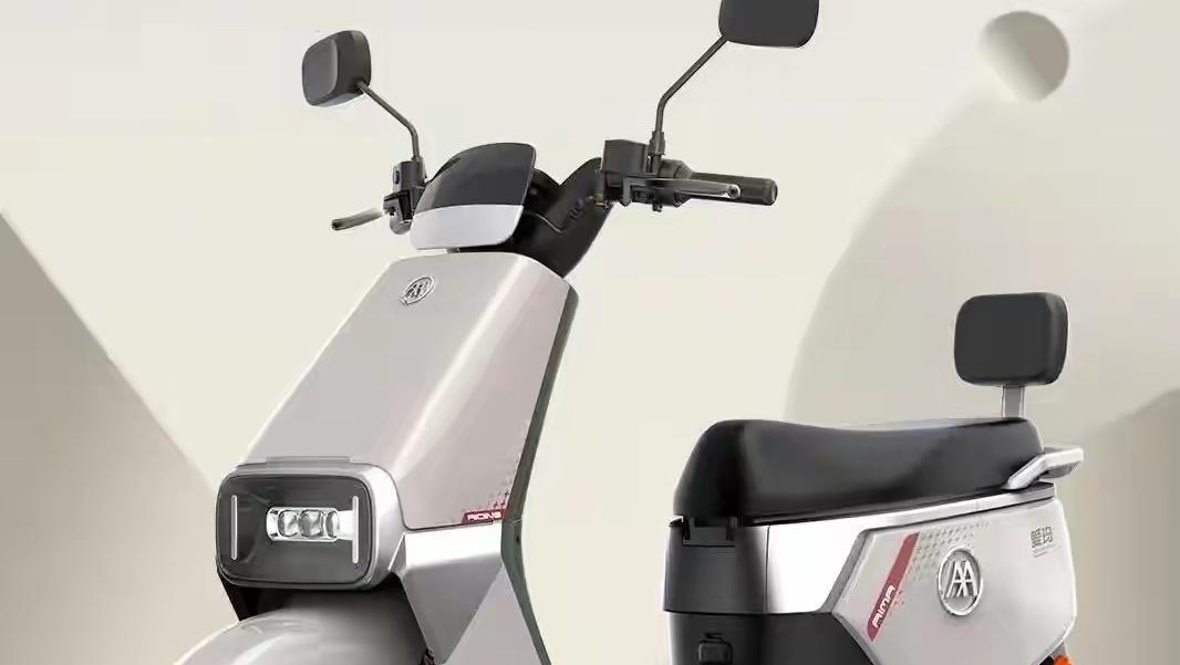 8月起旧国标车清仓降价，雅迪、爱玛、九号等车型最高降价1000元