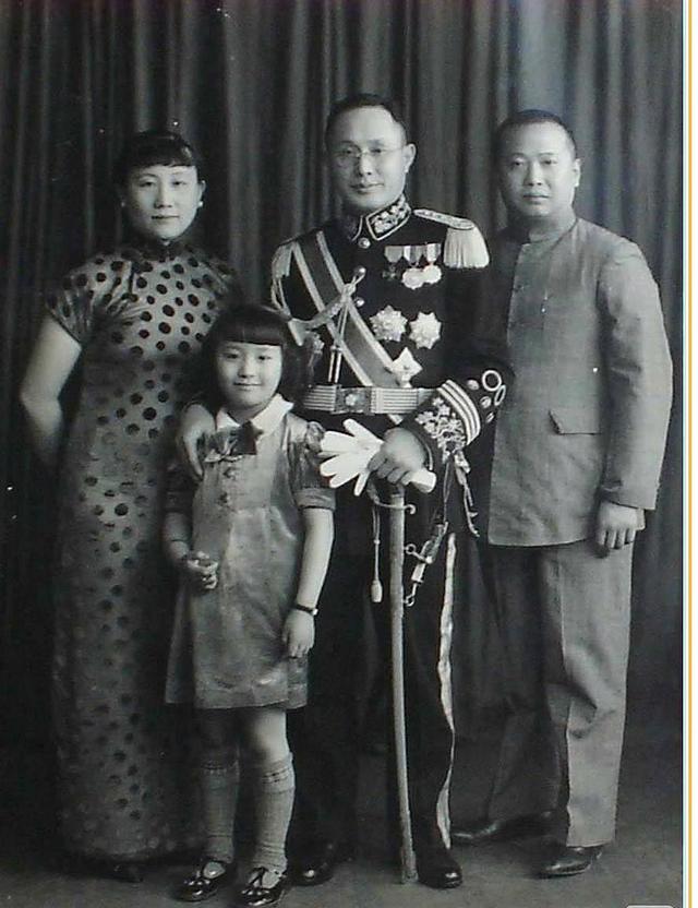 在国军将领的夫人中，王文湘不算漂亮，而且还不能生育，然而大家却最羡慕她，因为她的