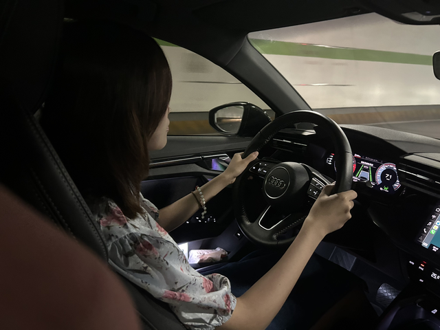 原来是原装变速箱机脚胶是减配的
一直有踩油门共振的问题，用了很多办法都没彻底解决