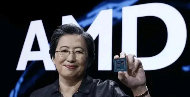 .陈立武把 “我是美国人” 挂在嘴边，恨不得把华人基因从剔出去，结果呢？特朗普一