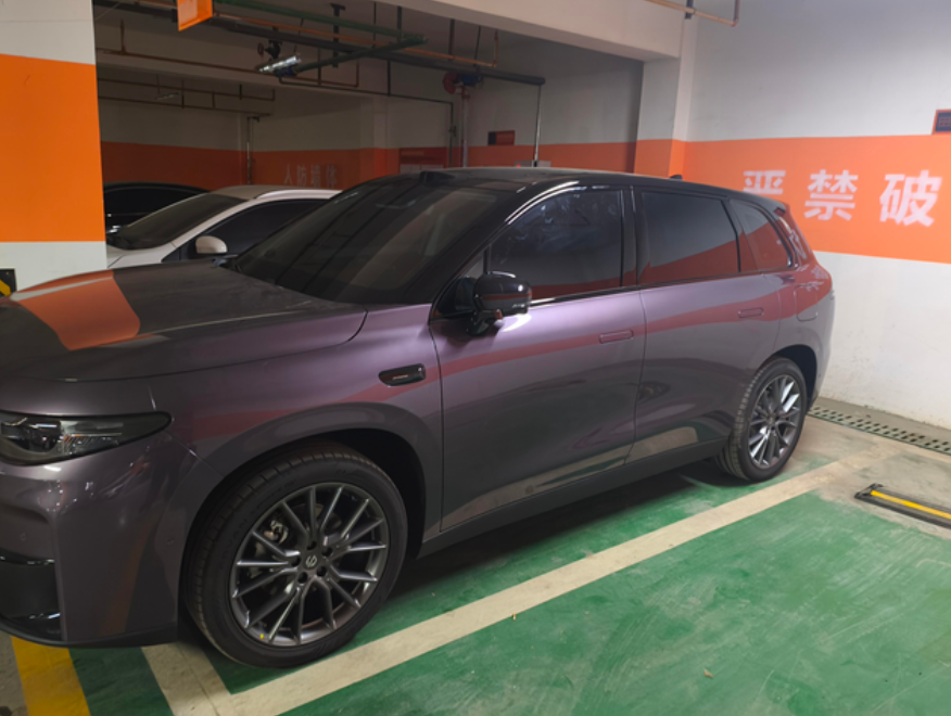30岁第一款电车零跑 c10 提车感受
提车：2025年终于买了家里第一辆电车，