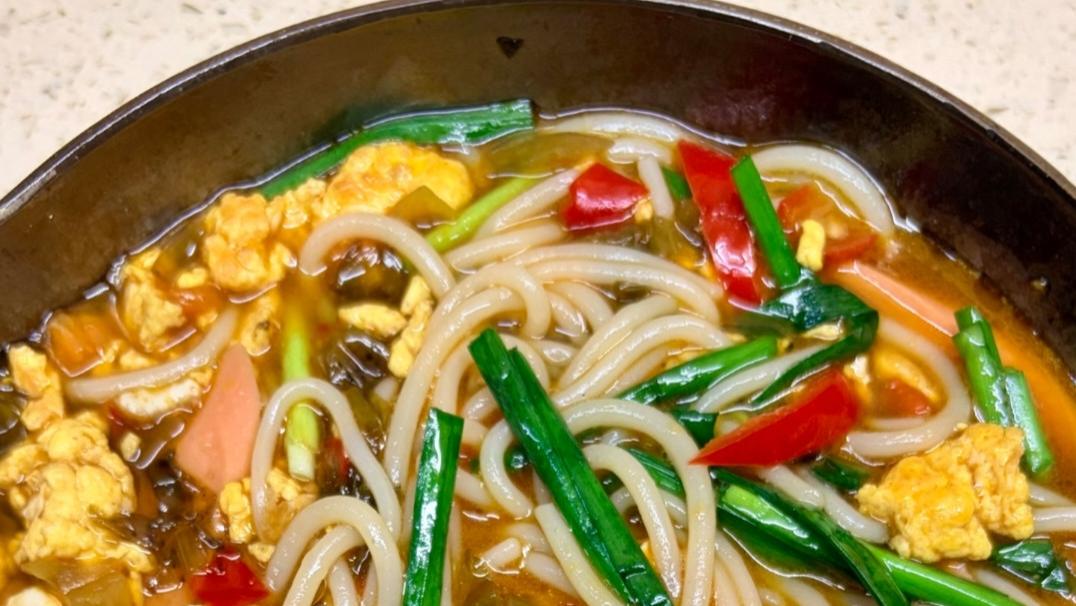 《我宣布：这是史上最快手的酸辣米线，没有之一！》