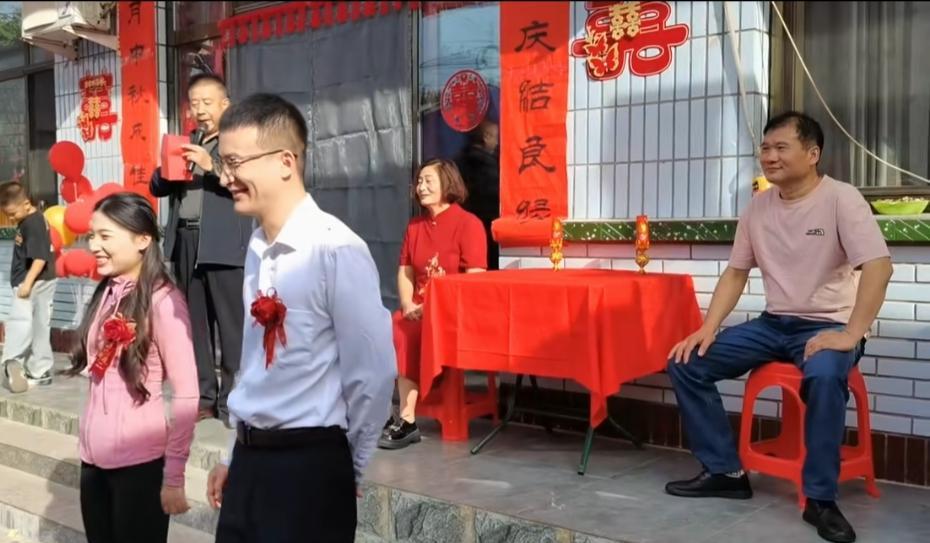 都说这样的婚礼简单省事，一大批的吹捧者，试问你们结婚的时候都要求这样的吗？