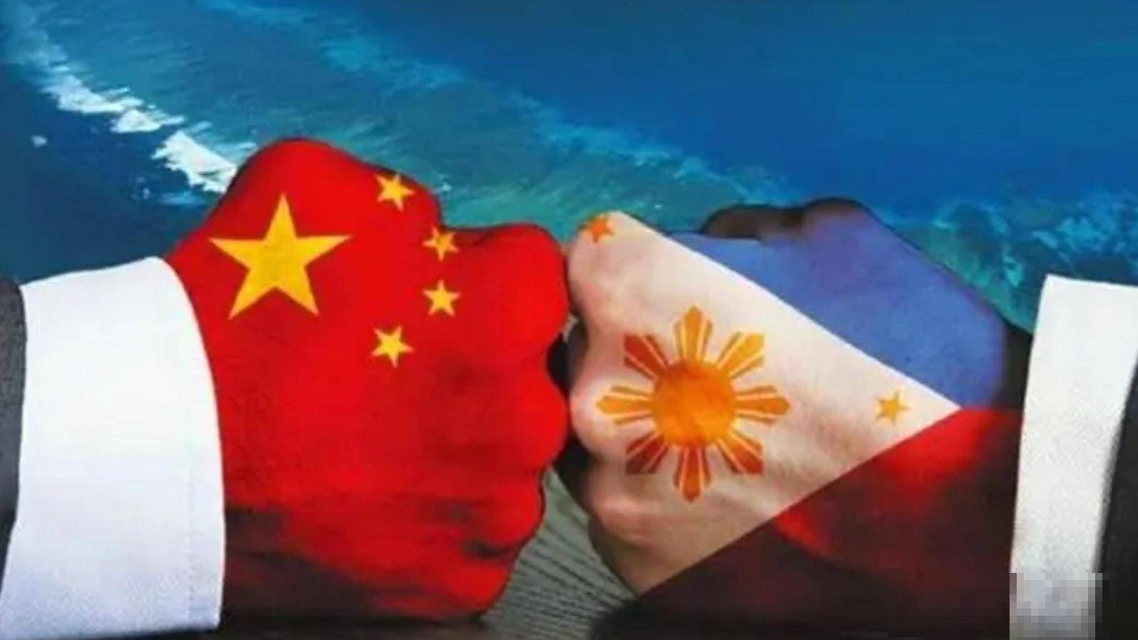 黄岩岛生变，菲船单挑中国2舰，解放军已增兵，菲防长准备后路