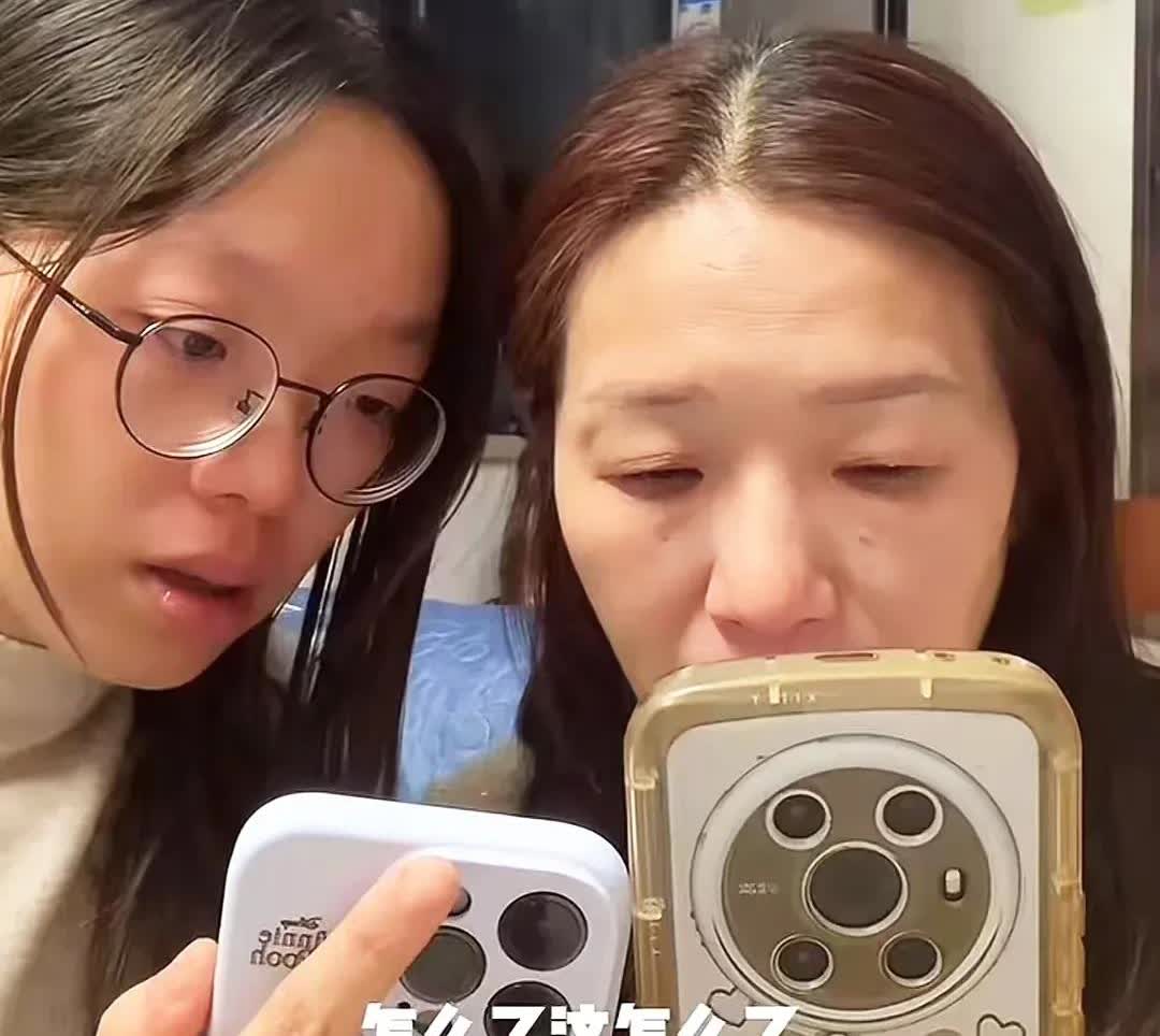 谢浩男二妹太清醒：英语碾压哥哥，冷对后妈，亲爸演哭戏她只冷眼瞧
 
谢浩男家