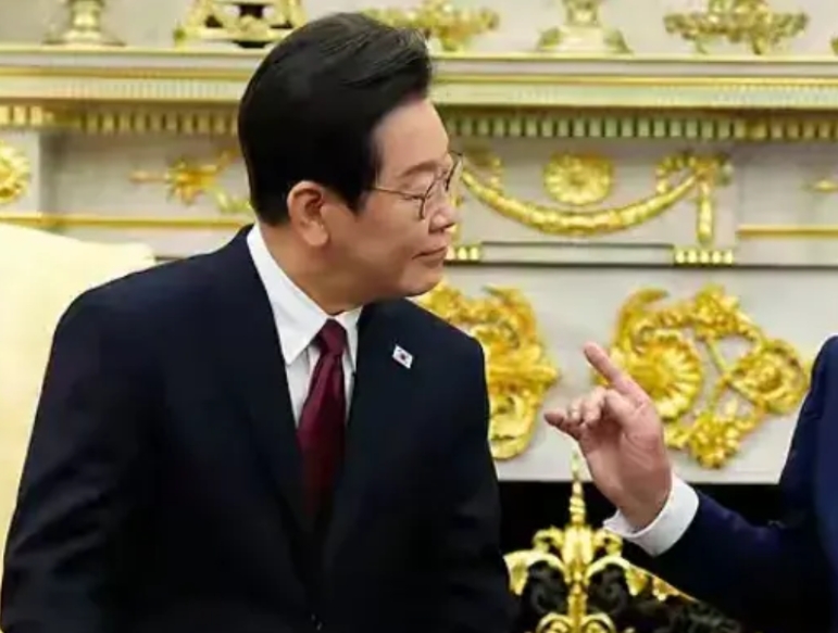 不知道韩国是不是画饼，但绝对懂事。初次见面就给美国备了一份大礼，不仅采购103架