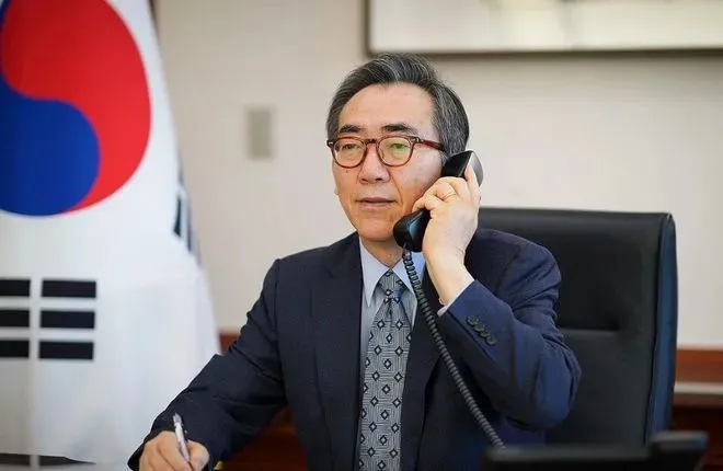 韩国对中俄进行制裁。

据俄罗斯卫星通讯社11日报道，韩国外交部10日表示，将非