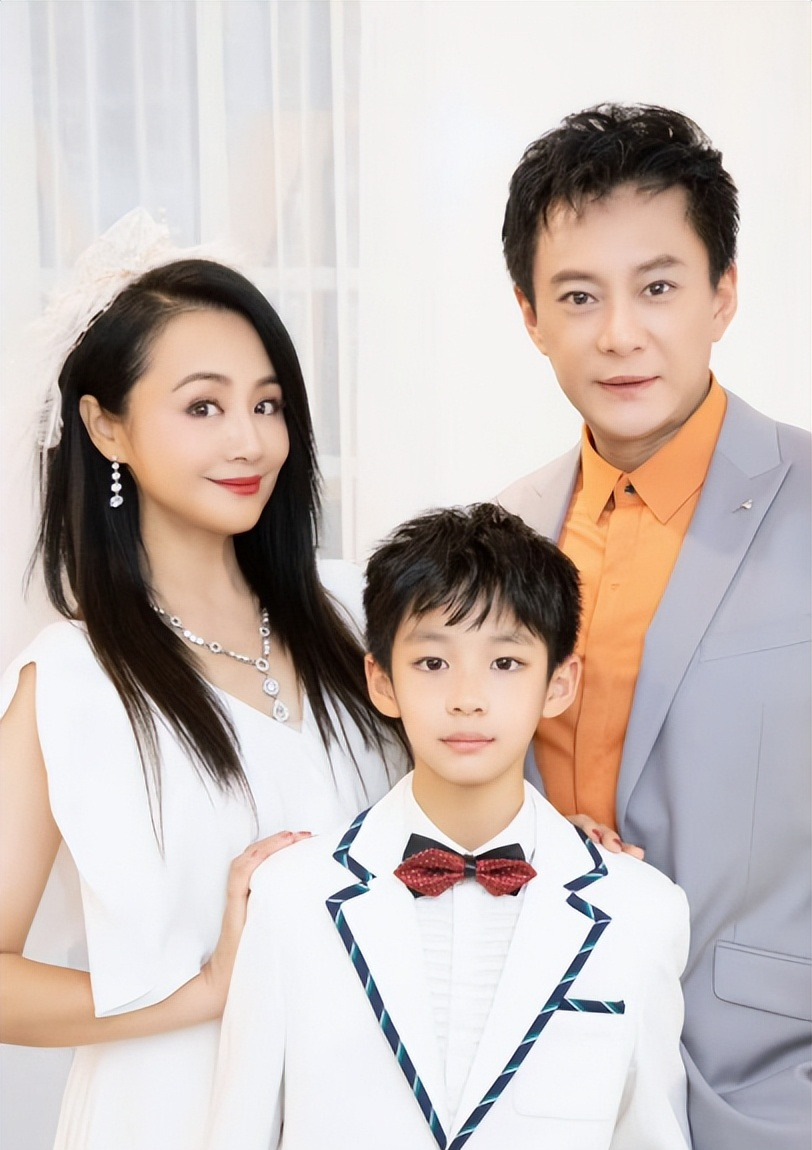 曹颖患癌仍积极参加浪姐











天呐！《浪姐》舞台上，曹颖竟然自曝