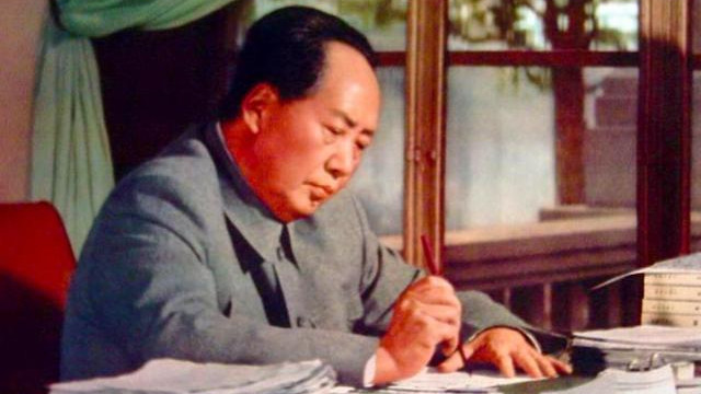 1946年叶挺遇难时，飞机上还有三人职位在叶挺之上，他们都是谁？