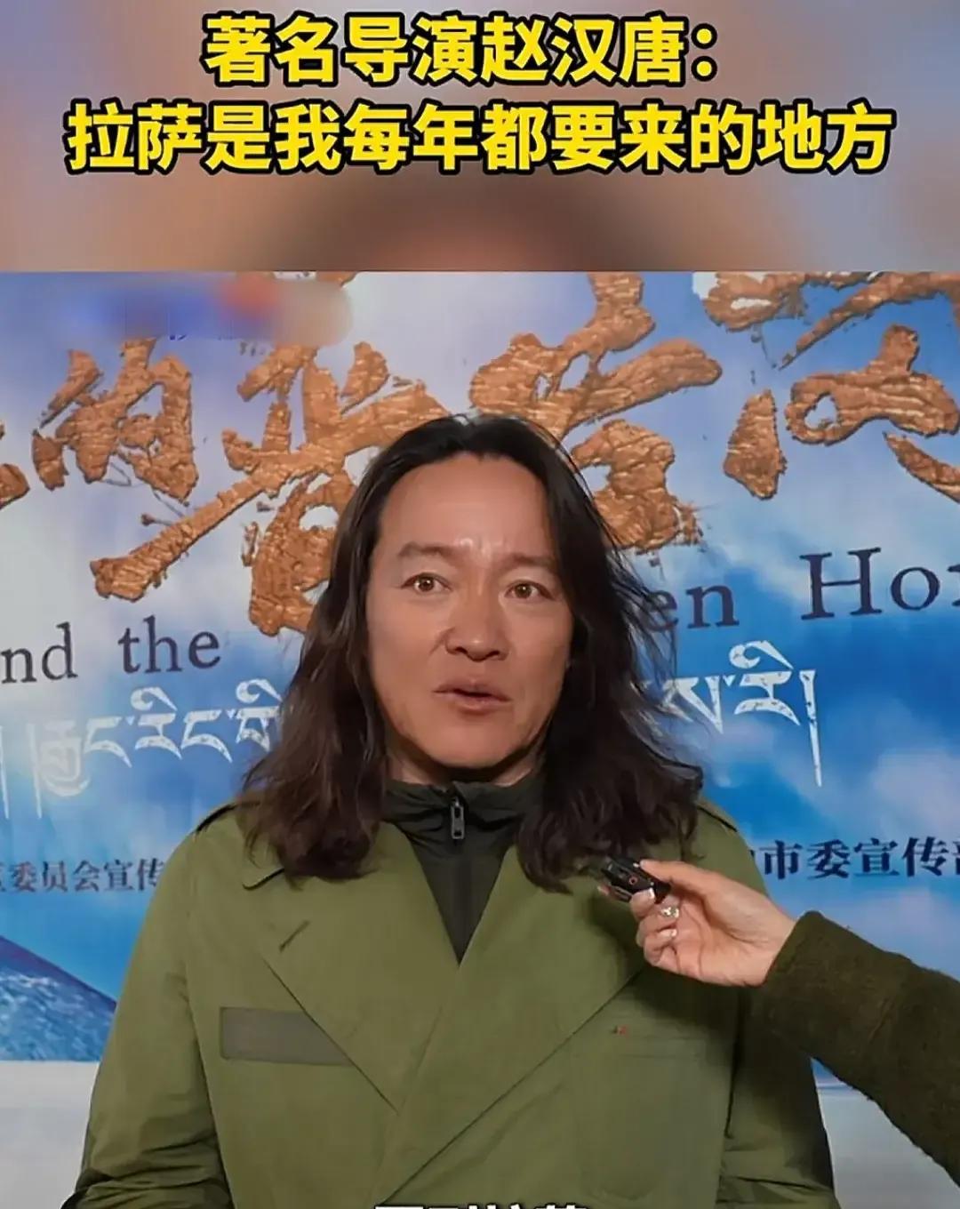 好久没有刷到江一燕的消息了，原来她已经结婚了，女儿都好几岁了，她老公长这样，一头