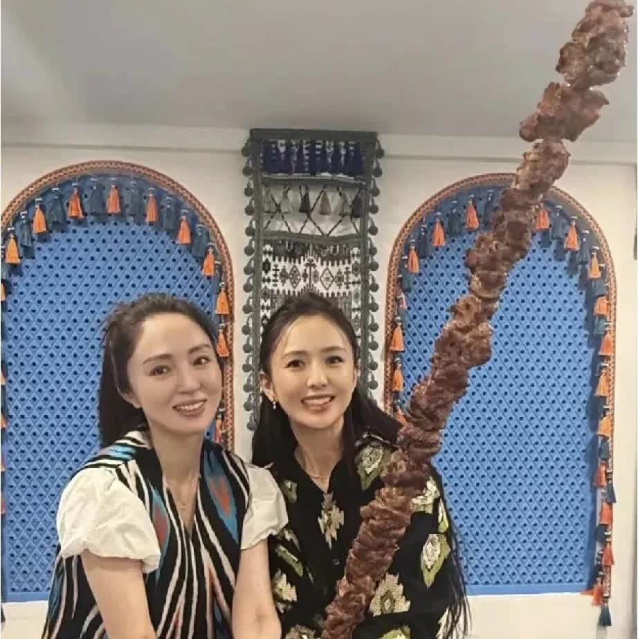 佟丽娅和董璇这对真闺蜜，情谊太让人感动。早年她们一婚都遇“渣男”，但彼此私下互相
