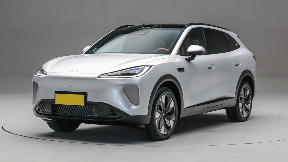 15万级的冰箱彩电大沙发来了，奇瑞风云T9L要抢理想L6的销量？