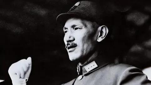 八路军的副总参谋长，建国后没有参加授衔，为何被关押入狱？