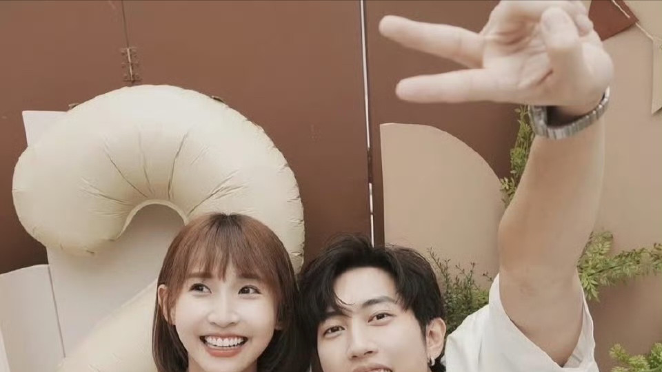 王子邱胜翊的“瓜田”：插足风波与道歉大戏​