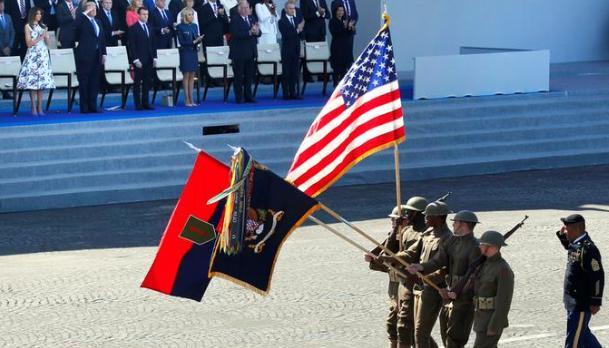 特朗普阅兵日，中国媒体认为美国正在衰落。
特朗普在阅兵式后的讲话中再次使用了战斗