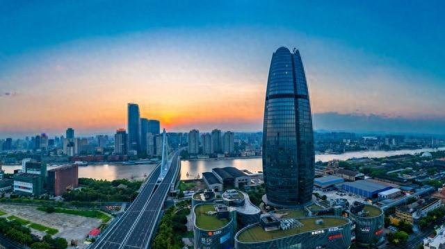 宁波这地方，有宁波大学，宁波诺丁汉大学，还有东方理工大学！