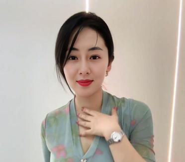 给别人当了很多次红娘，自己的感情却不如人意[不高兴][可怜]<br />
<br