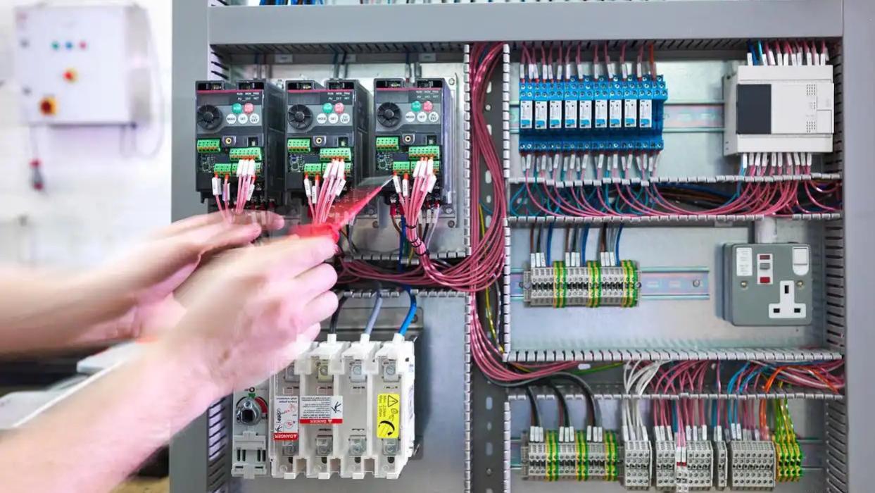 零基础学PLC编程，先筑牢电工知识“地基”