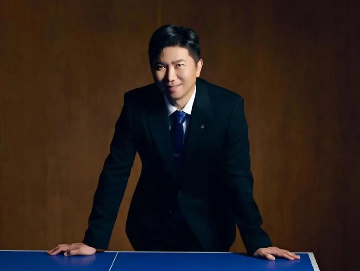 柳承敏出书了，他现在的成就已经甩王皓几条街了！
他现在的职务是韩国体育会长，而当