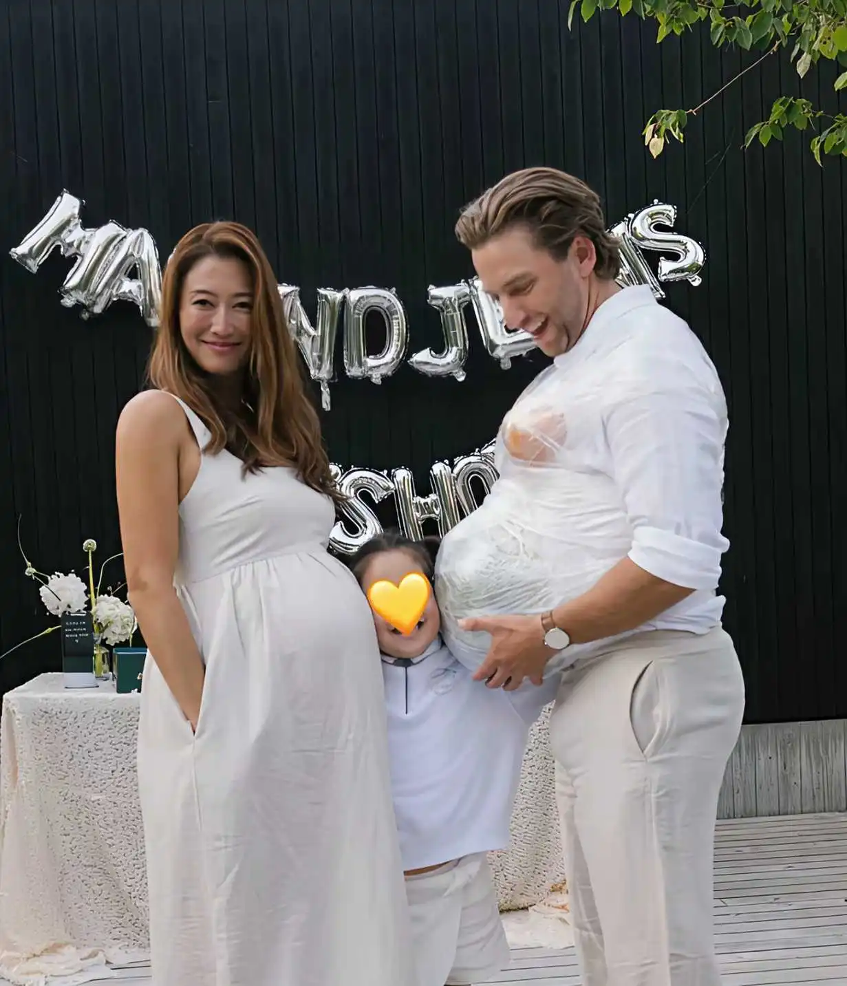 谢霆锋妹妹又是未婚生育，但是这次男朋友在身边