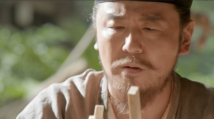 《长安的荔枝》热评不断
有好的有不好的
雷佳音演的真好
落魄的又坚强的
傻乎乎的