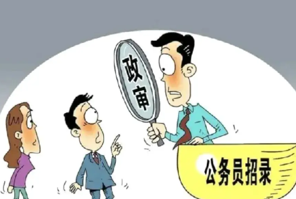“有前科，快递不要。有前科，送外卖不要。有前科，跑滴滴不要。有前科，高铁做不了，