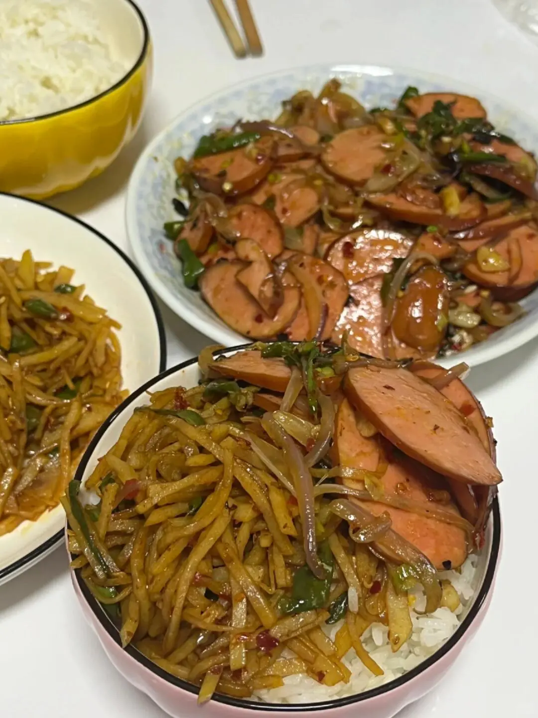 这顿饭真的很好吃！太下饭了！

