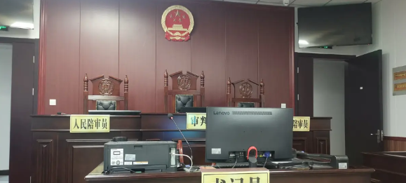 一个基层法院的刑事法官同学说员额制改革之后，人民陪审员的重要性更大了，因为一些非