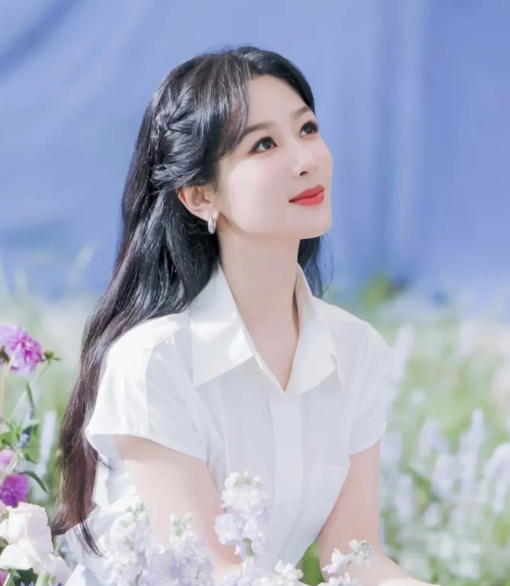 杨紫，入围了白玉兰视后
我本以为稳了，
没想到

入围的人选不仅有刘亦菲《玫瑰的