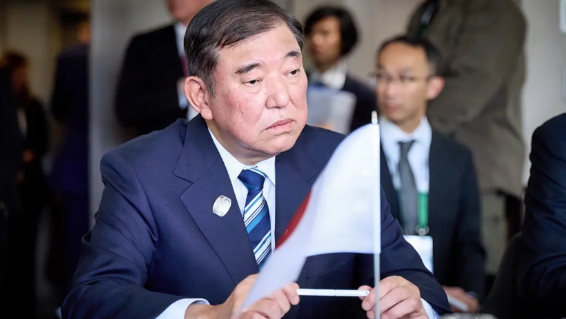 日本人天塌了
根据日本7月7日发布的数据显示，日本5月实际工资继续走低，跌幅达到