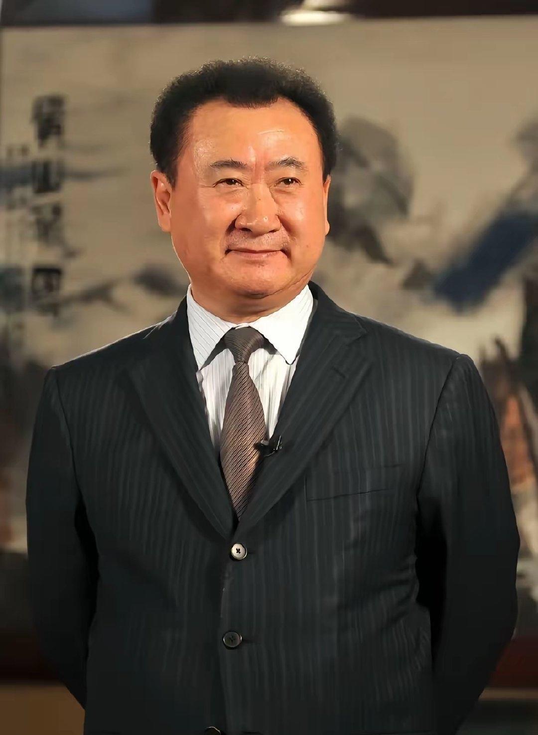 王健林说
我是军人出身，15岁参军，养成了军人的良好品质，超强的执行力，雷厉风行
