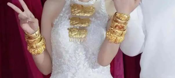 “娶对人了！”广东广州，一对情侣结婚，可由于现在金价太高，妻子不忍心丈夫花大价钱
