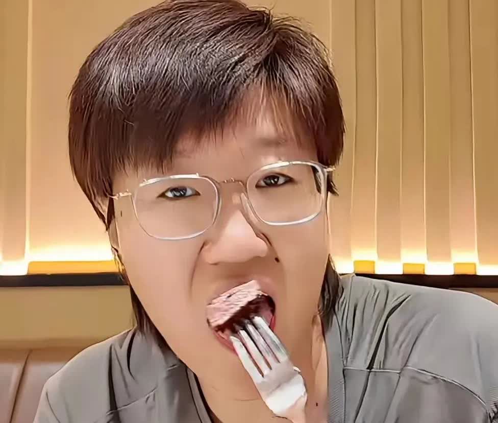 我有种预感，

郭焱这句话要被重新琢磨了。

不是因为网友批评，也不是她