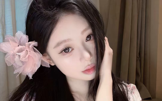 军训直播，发现女儿被人揪着头发当狗骑，我回国直接掀翻了学校！