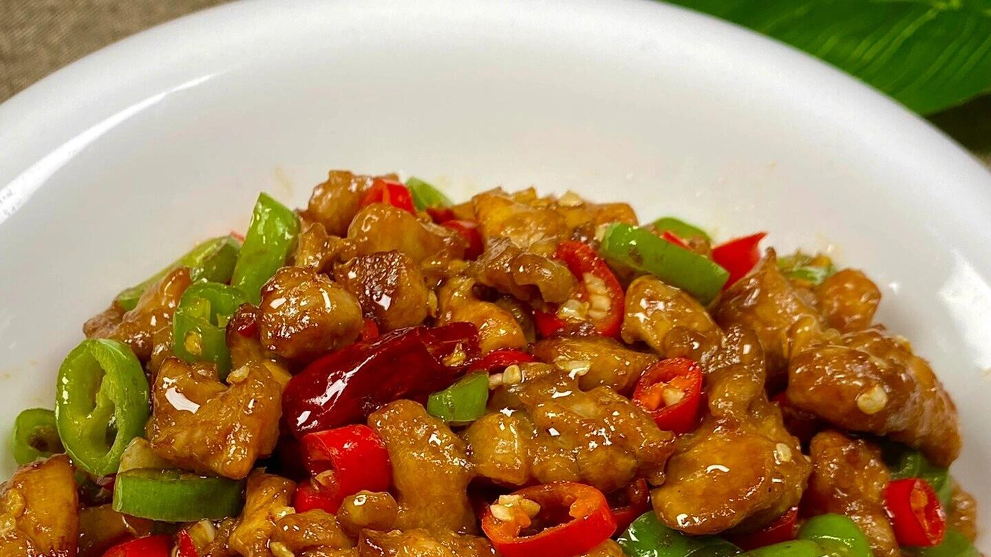 馋哭！一口就爱上的香辣鸡丁，做法超简单