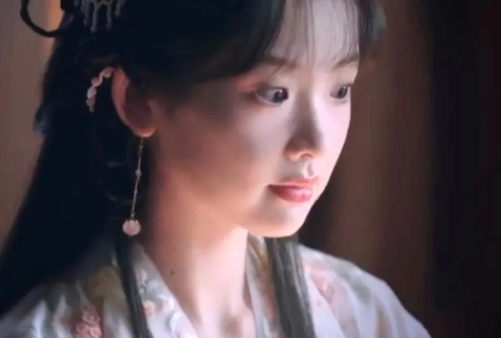 《锦月如歌》:禾晏救下逃婚的宋陶陶…
少女宋陶陶从家里逃婚出来，路过掖州城，路上