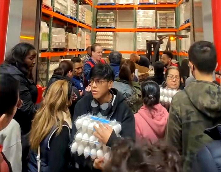 美国鸡蛋价格贵到离谱











不敢相信，美国超市的鸡蛋竟然贵到没人