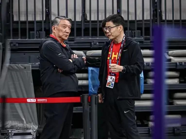 听说打韩国时，是篮协主席来了，给宫鲁鸣讨论王思雨的上场时间，宫鲁鸣才让王思雨多打