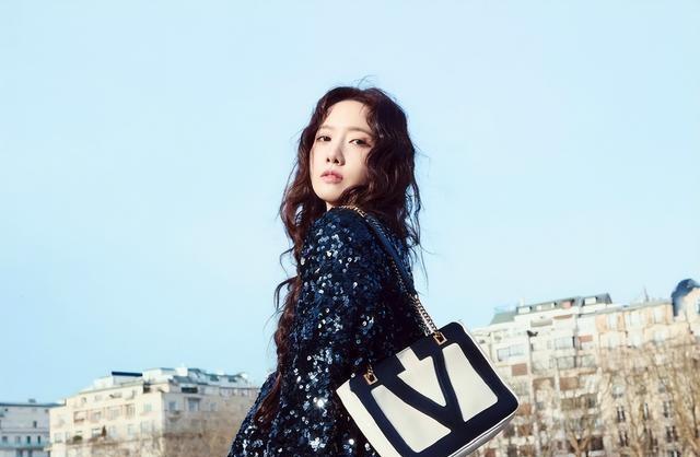 “林允儿 X Wkorea，这个造型真的超美~”
最近这组林允儿的时尚大片，简直