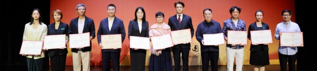 9月27日上午，中国煤矿文工团成立新一届艺术委员会。团长靳东为殷秀梅、郝戎等13