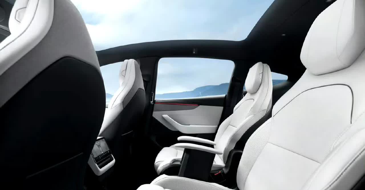33.9万的特斯拉Model Y L有什么亮点？

车长4976mm
轴距