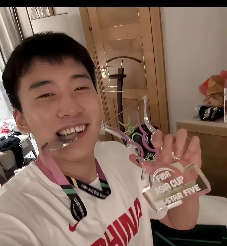 王俊杰得200万奖金？
网上说的，他得了200万奖金，一高兴，给父母换了套140